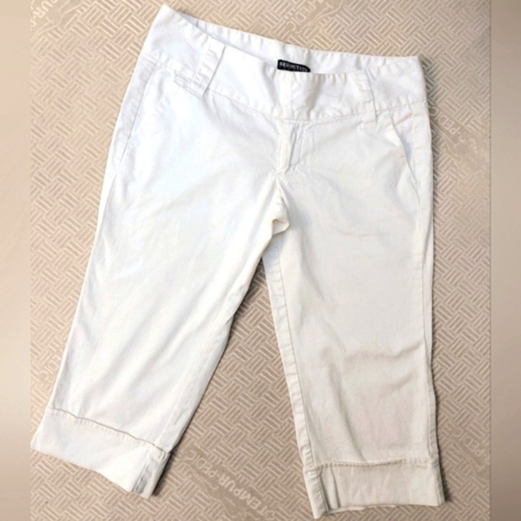 Like New White Capris - Picture 4 of 7